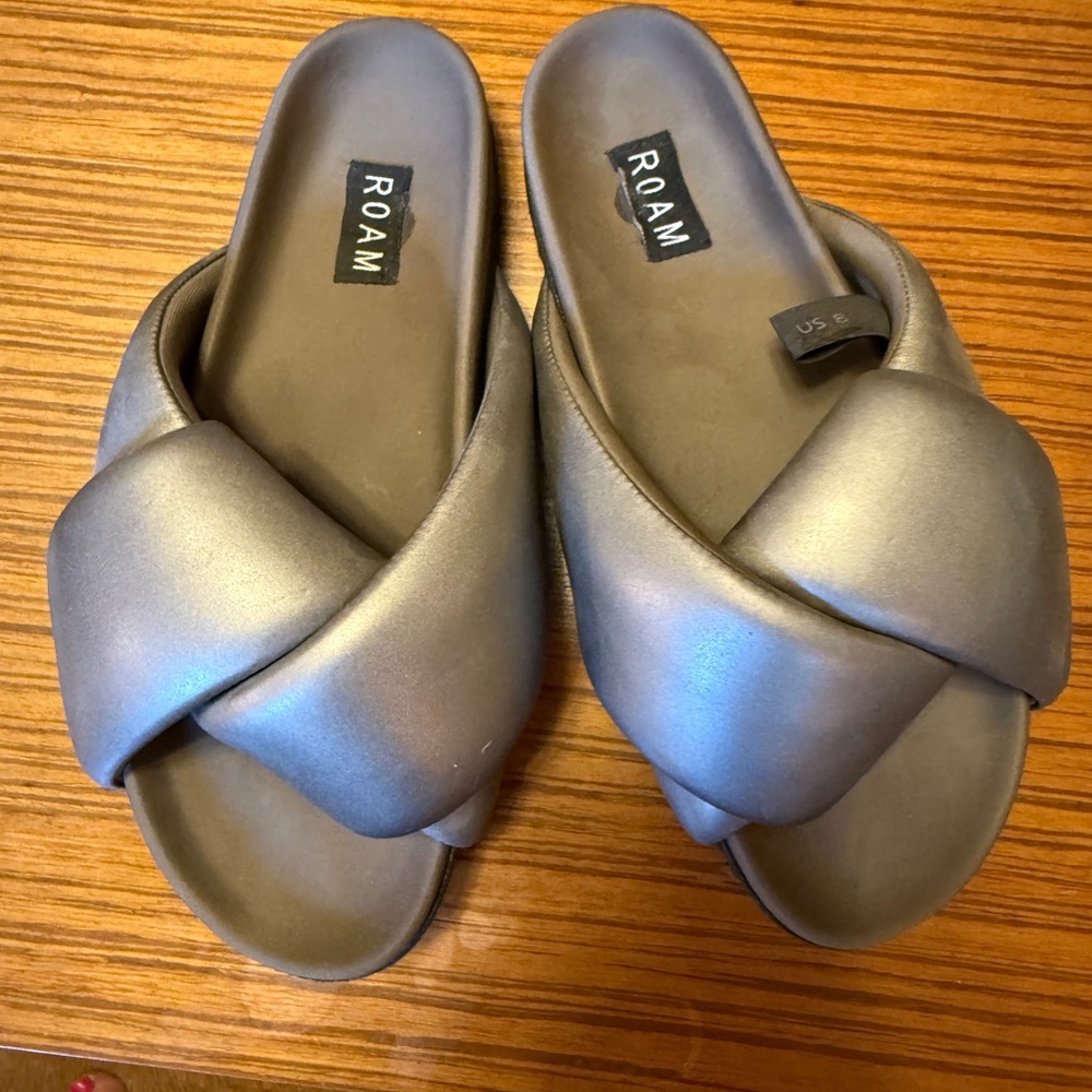 ROAM Foldy Women's Shiny Silver Sandals